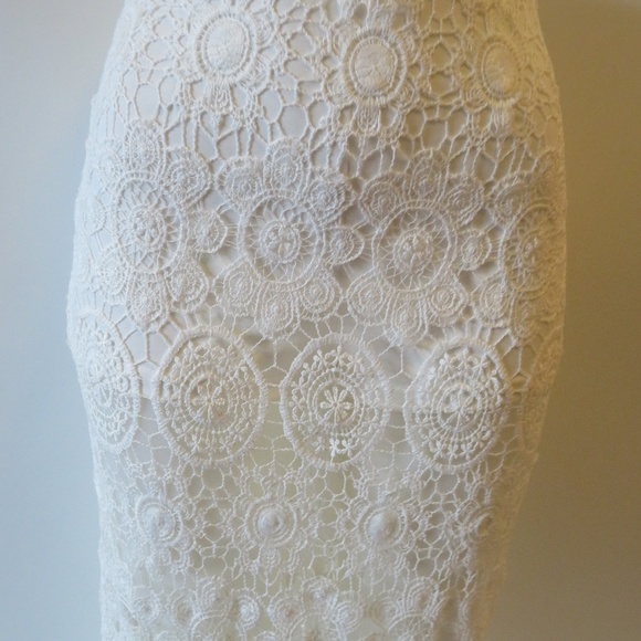 Elegant White Lace Fringe Skirt - Picture 4 of 8